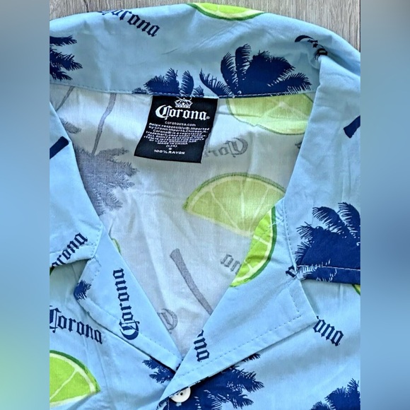 Men’s Size Small Corona Beer Blue Button-Down Camp Shirt 100% Rayon Palm Tree - Picture 3 of 5